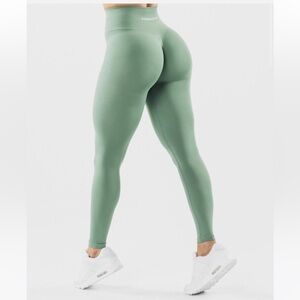 Alphalete amplify seamless scrunch leggings